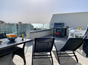 Elegant penthouse with sea views in Torrox